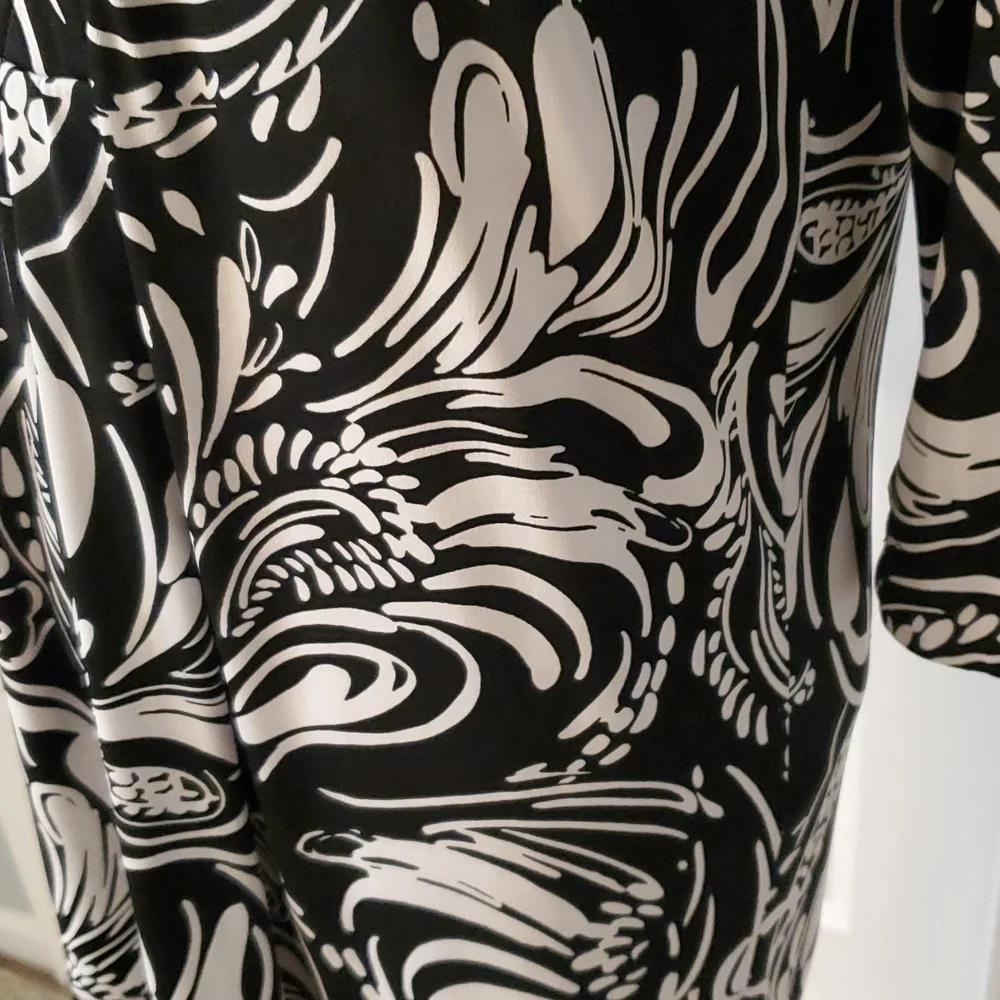 Chico's size XS black and white dress three quarter sleeves